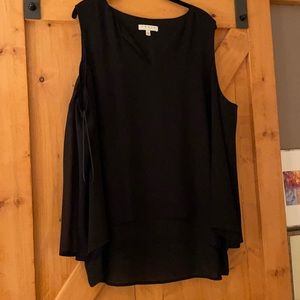 Chaus cutout blouse.